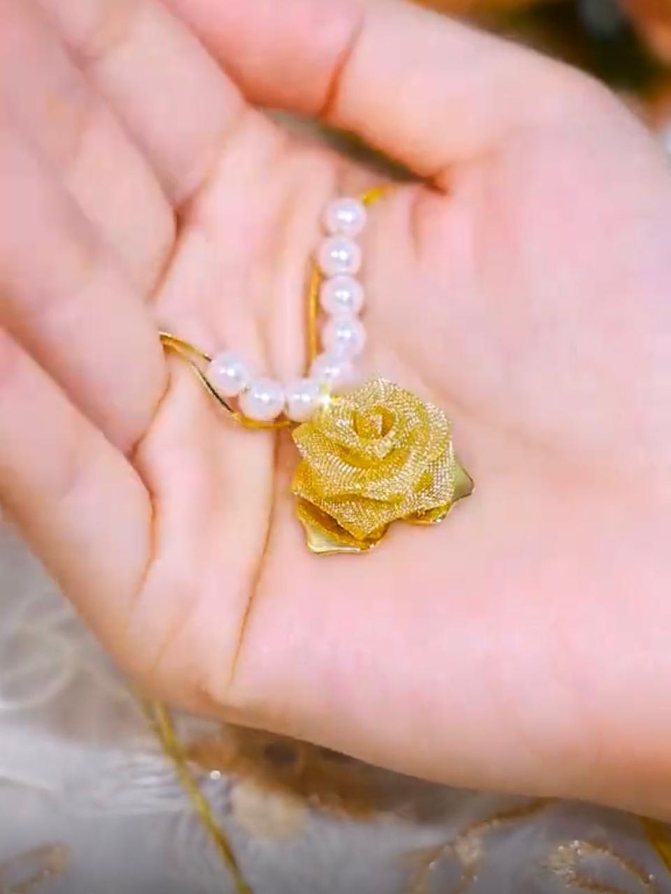 18K Gold-Plated Mesh Pendant Necklace